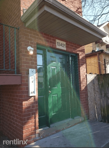 Main picture of 13421 S Brandon Ave