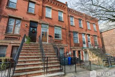 Main picture of 23 Crescent Ave