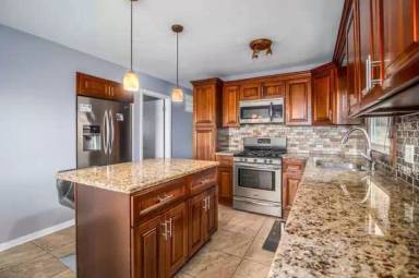 Main picture of 341 Crandon Ave
