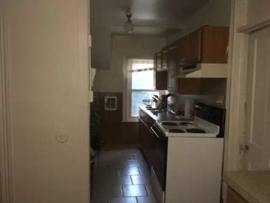 Main picture of 126 E Clay St