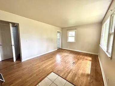 Main picture of 6042 Franklin St