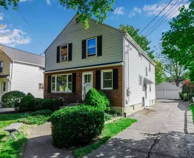 Main picture of 1195 Eggert Rd