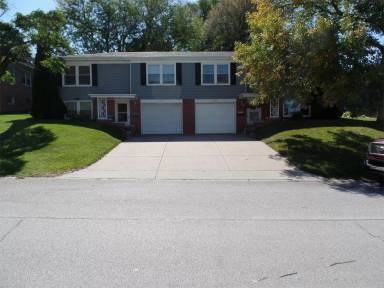 Main picture of 410 11th Ave W