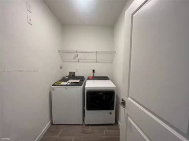 Main picture of 769 SE 17th Ct