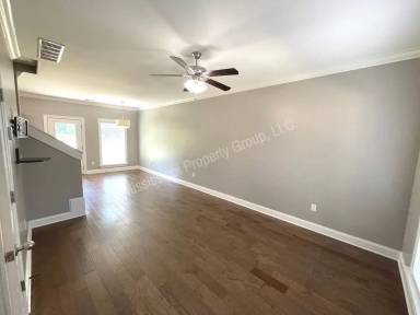 Main picture of 602 Scoggins Cv