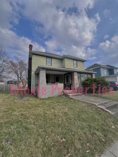 Main picture of 1032 S Washington St