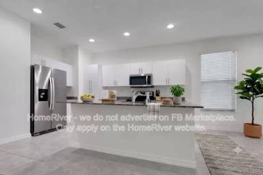 Main picture of 8744 Madrid Cir