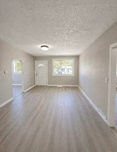 Main picture of 516 N Hudson Ave
