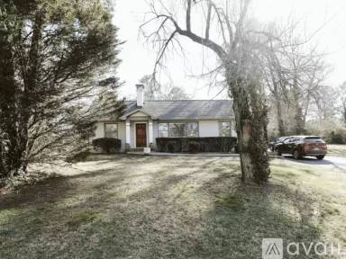 Main picture of 369 Johnson Ferry Rd NE