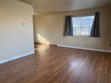 Main picture of 806 W 6th Ave