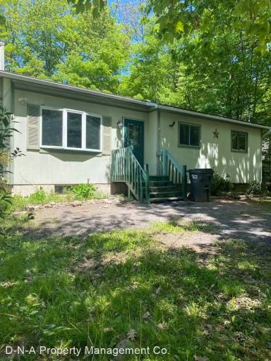 Main picture of 3214 Hamlet Dr