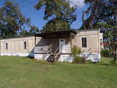 Main picture of 101 N Ripley St