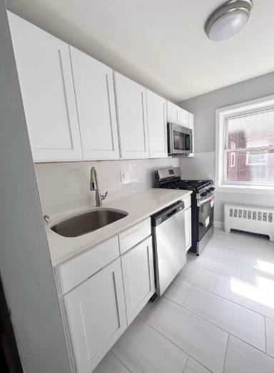 Main picture of 264 Hillside Ave
