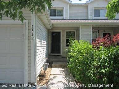 Main picture of 7842 S Kittredge Cir