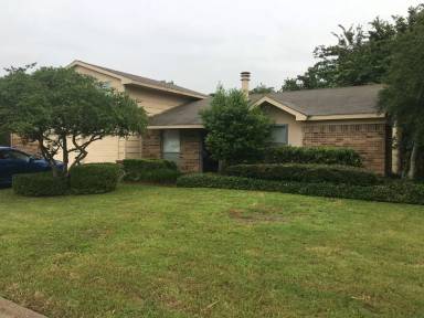 Main picture of 5903 Guildwood Dr