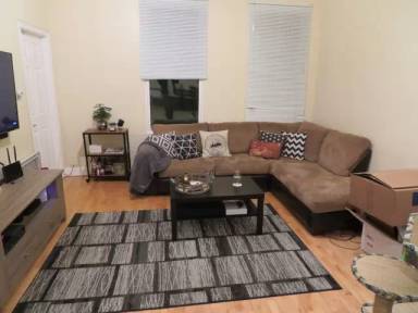 Main picture of 1411 W Erie St