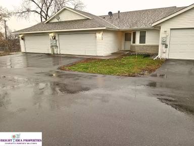 Main picture of 2755 Douglas Dr N