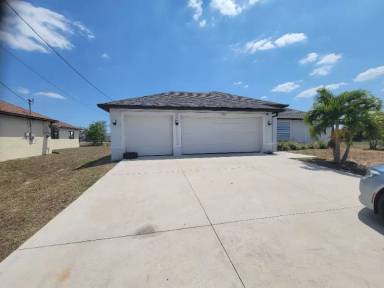 Main picture of 322 SW 23rd St