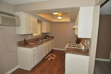 Main picture of 10437 La Reina Ave