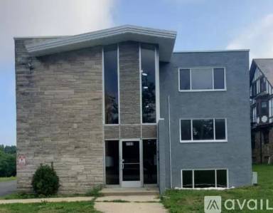 Main picture of 2560 Harrison Ave
