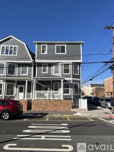Main picture of 114 N 5th St