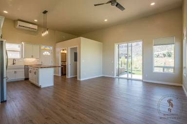 Main picture of 2141 Redcliff Cir