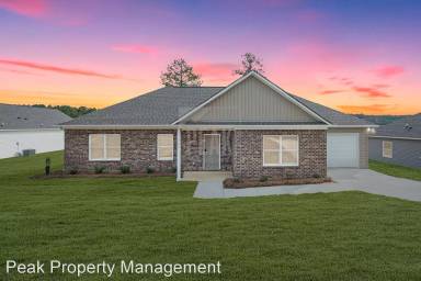 Main picture of 580 Woodland Cir