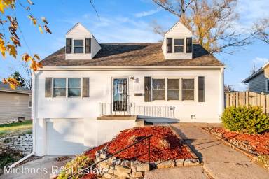 Main picture of 8006 Ontario St