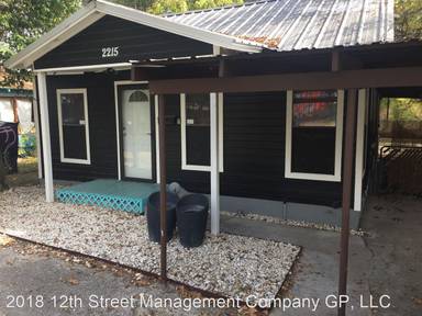 Main picture of 2215 S 1st St