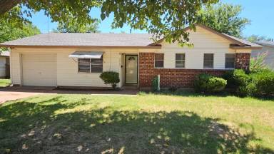 Main picture of 2409 Marsalis Dr