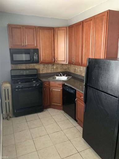 Main picture of 662 Avenue A