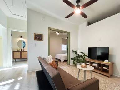 Main picture of 225 W Winmore Ave