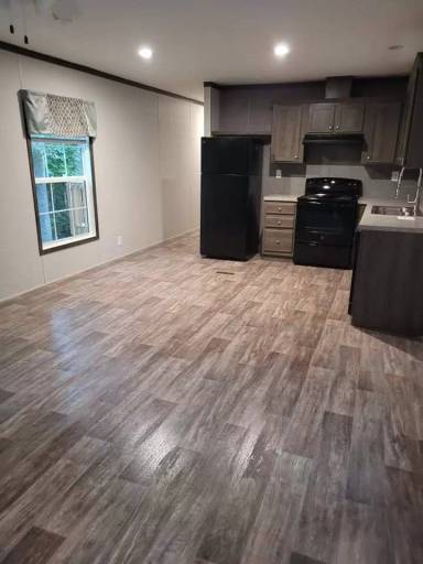Main picture of 152 Songbird Ln