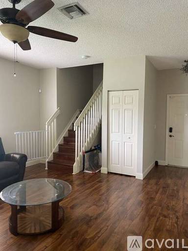 Main picture of 10190 SW 21st St