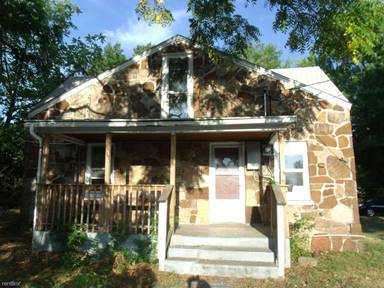 Main picture of 2055 N Newton Ave