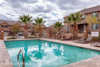 Main picture of 653 E Bluff View Ln