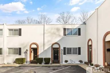 Main picture of 1 Charles St