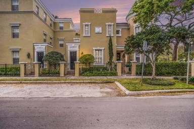 Main picture of 2419 Victoria Gardens Ln