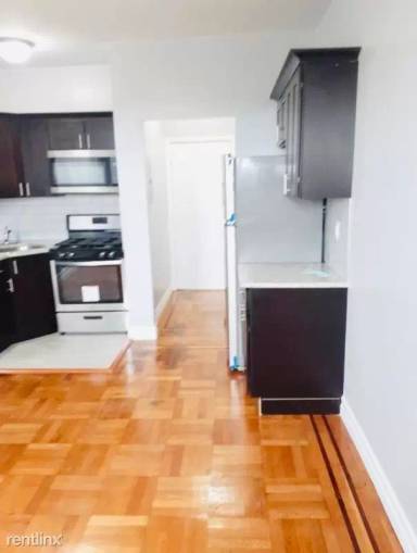 Main picture of 737 Kennedy Blvd