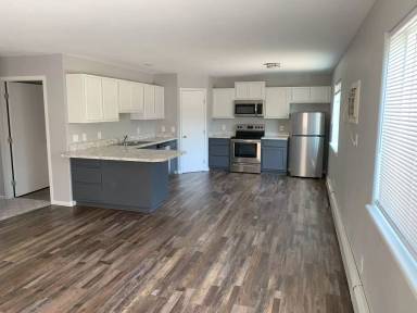 Main picture of 200 E Pike Ave