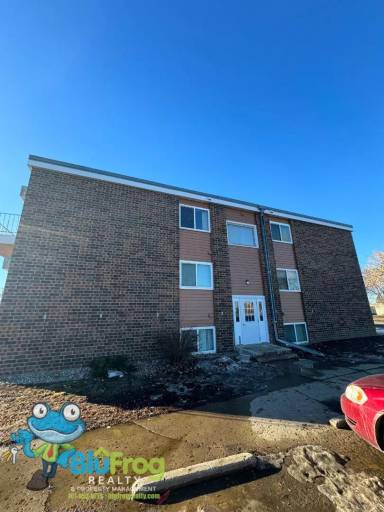 Main picture of 904 13th St NE