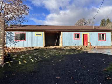 Main picture of 1110 N Main Ave