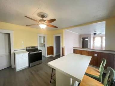 Main picture of 7 Pinard St