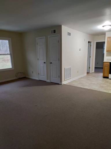 Main picture of 272 Lindsay Dr