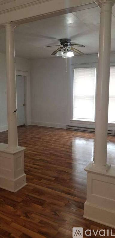Main picture of 311 W Main St