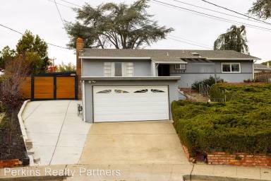 Main picture of 2318 Bramble Ct