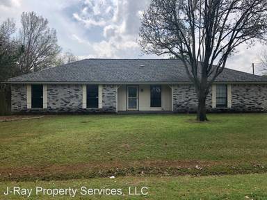 Main picture of 303 Lantern Ridge Dr