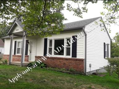 Main picture of 20201 E Truman Rd