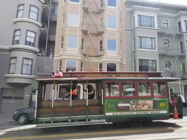 Main picture of 2061 Hyde St