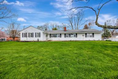 Main picture of 395 Ridgewood Ln